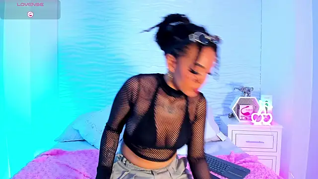 SarahLynn7 online show from March 9, 2025, 8:31 pm