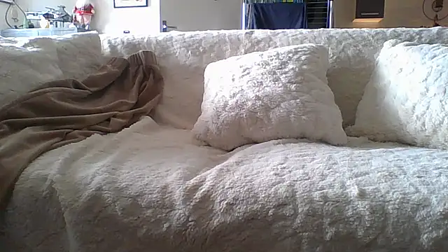 Valentinette online show from December 17, 2025, 12:55 pm