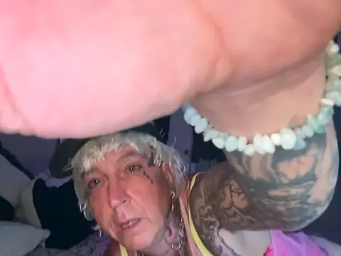 BADCOMPANY123 online show from September 24, 2025, 6:50 am