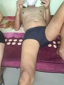 Cute-Zarina online show from October 10, 2025, 5:34 pm