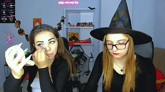 kiki swan online show from October 31, 2025, 7:20 am