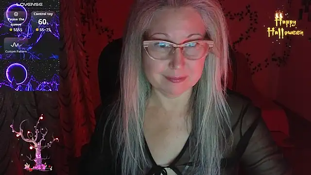 Snapshot of Wane_Witch chatting on October 31, 2025, 8:43 pm Wane Witch online show from October 31, 2025, 8:43 pm