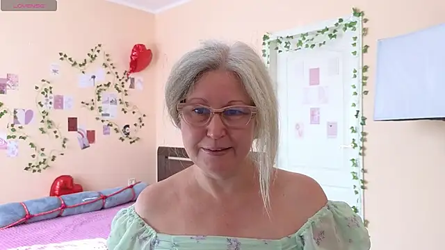 Wane Witch online show from June 14, 2026, 4:58 am