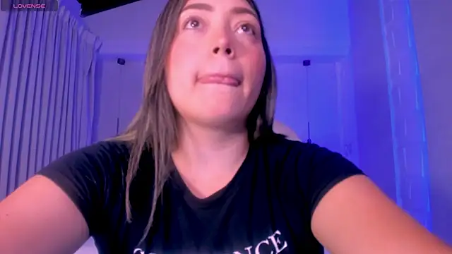 Snapshot of heidy_johns chatting on October 7, 2025, 3:25 am heidy johns online show from October 7, 2025, 3:25 am