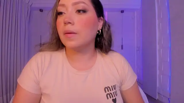 Snapshot of heidy_johns chatting on October 21, 2025, 3:29 am heidy johns online show from October 21, 2025, 3:29 am