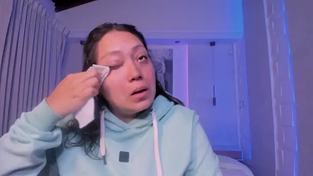 Snapshot of heidy_johns chatting on October 22, 2025, 3:29 am heidy johns online show from October 22, 2025, 3:29 am