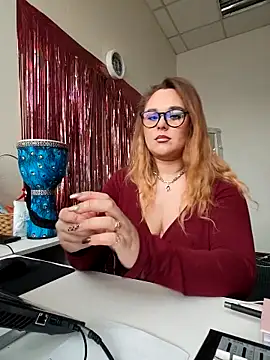 Juicy PeachLux online show from November 16, 2025, 7:47 am