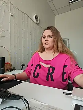 Juicy PeachLux online show from May 23, 2026, 7:56 am