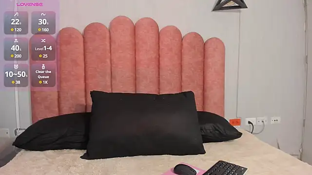 Snapshot of Zoewhitte chatting on March 22, 2025, 9:42 pm Zoewhitte online show from March 22, 2025, 9:42 pm