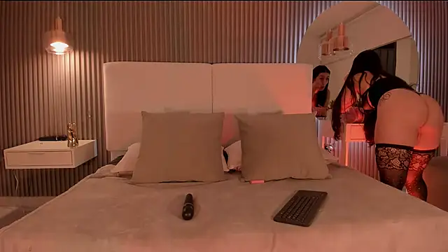 Zoewhitte online show from November 25, 2025, 3:06 am