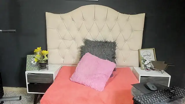 Snapshot of Alexa_Bravva chatting on March 15, 2025, 4:02 am Alexa Bravva online show from March 15, 2025, 4:02 am