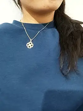 saraaxx1 online show from February 8, 2026, 5:05 pm