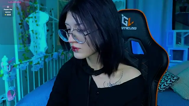 Snapshot of Setsunai_ chatting on March 9, 2025, 10:41 pm Setsunai online show from March 9, 2025, 10:41 pm