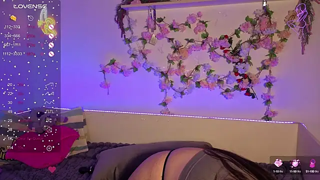 Snapshot of MiraLuccian chatting on September 27, 2025, 8:14 pm MiraLuccian online show from September 27, 2025, 8:14 pm