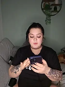 Saucy-Serenity online show from February 24, 2026, 8:18 pm