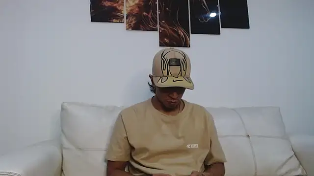 Monkey uchiha777 online show from February 6, 2026, 11:41 pm