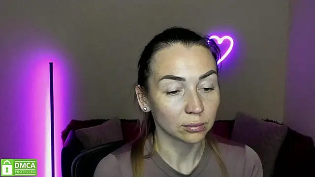 Kiss julli88I online show from March 5, 2025, 4:02 pm