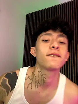 Snapshot of troy_rouge chatting on September 29, 2025, 7:30 pm troy rouge online show from September 29, 2025, 7:30 pm