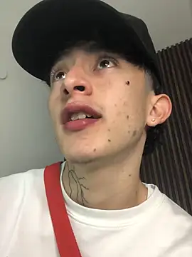 Snapshot of troy_rouge chatting on October 3, 2025, 7:00 pm troy rouge online show from October 3, 2025, 7:00 pm