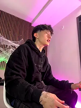 Snapshot of troy_rouge chatting on October 27, 2025, 6:56 pm troy rouge online show from October 27, 2025, 6:56 pm