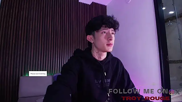 Snapshot of troy_rouge chatting on November 6, 2025, 7:04 pm troy rouge online show from November 6, 2025, 7:04 pm