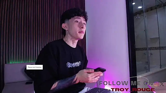 Snapshot of troy_rouge chatting on November 8, 2025, 4:07 pm troy rouge online show from November 8, 2025, 4:07 pm