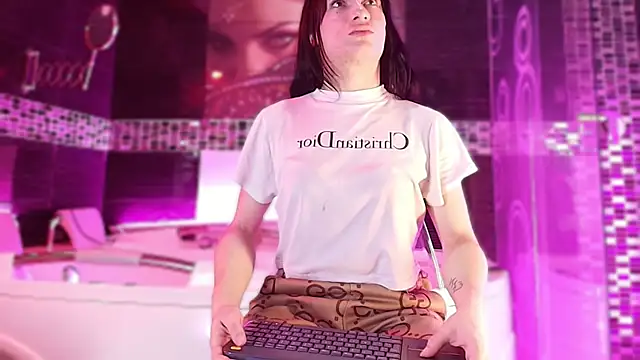 Small Hot19 online show from January 9, 2026, 9:23 am