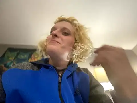 KITTYBOOBOOFUXX online show from January 7, 2026, 6:10 pm