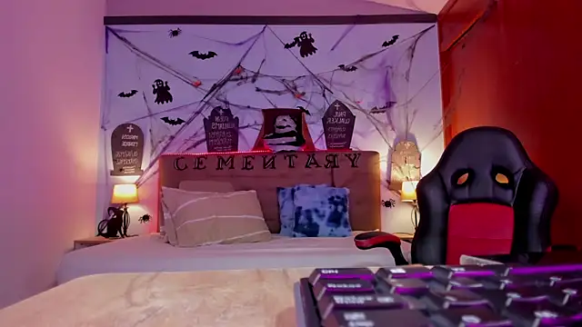 Snapshot of _Lilly_miller chatting on October 28, 2025, 7:27 pm Lilly miller online show from October 28, 2025, 7:27 pm