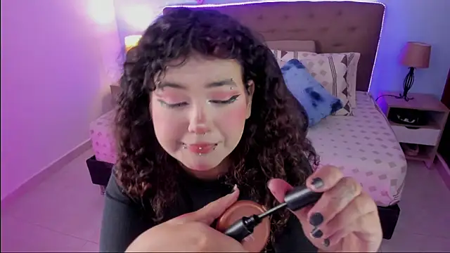 Snapshot of _Lilly_miller chatting on November 13, 2025, 8:30 pm Lilly miller online show from November 13, 2025, 8:30 pm