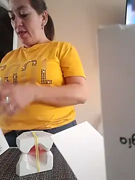 Luna-nevada online show from October 20, 2025, 6:52 pm