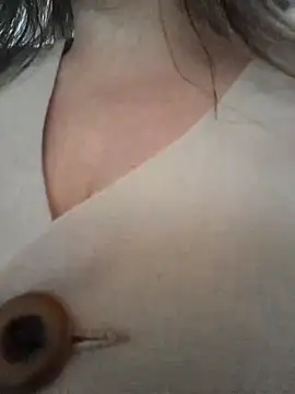 Luna-nevada online show from October 25, 2025, 7:19 pm