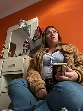 Luna-nevada online show from February 18, 2026, 10:28 pm