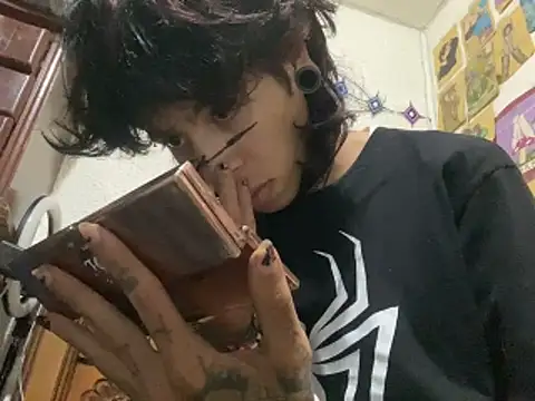 kirito kun online show from April 10, 2026, 7:02 am