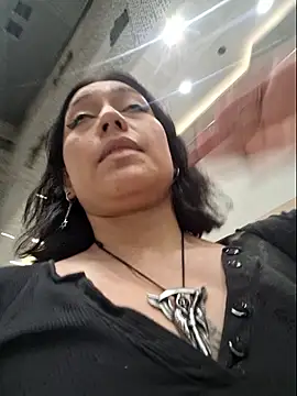 Snapshot of EvelynMoonx chatting on March 8, 2025, 10:34 pm EvelynMoonx online show from March 8, 2025, 10:34 pm