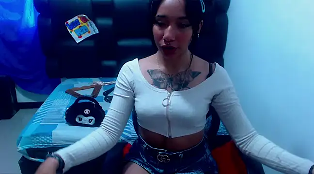 Snapshot of XxxReinaSexyBodyxxX777 chatting on March 15, 2025, 1:18 pm XxxReinaSexyBodyxxX777 online show from March 15, 2025, 1:18 pm