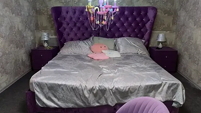 Kira Kenet online show from March 20, 2025, 2:32 pm