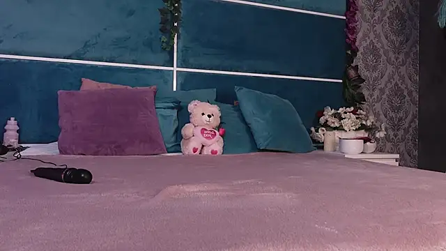 SunnyGlow online show from October 9, 2025, 4:54 am