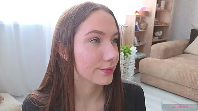 Kira mindnes online show from March 13, 2026, 5:47 am