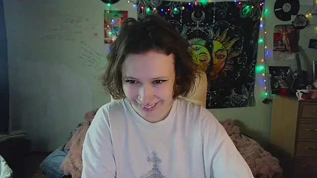 Snapshot of Lil_foxxx chatting on October 17, 2025, 10:51 am Lil foxxx online show from October 17, 2025, 10:51 am