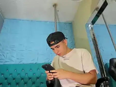 NohaCollens online show from March 12, 2025, 11:20 am