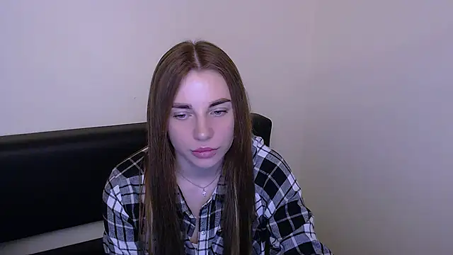 Snapshot of MiaDari_ chatting on March 7, 2025, 3:07 pm MiaDari online show from March 7, 2025, 3:07 pm