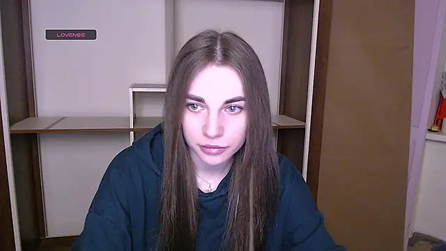 Snapshot of MiaDari_ chatting on March 17, 2025, 7:35 am MiaDari online show from March 17, 2025, 7:35 am