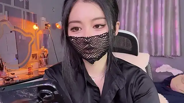 Snapshot of MI_KA22 chatting on October 4, 2025, 7:28 am MI KA22 online show from October 4, 2025, 7:28 am