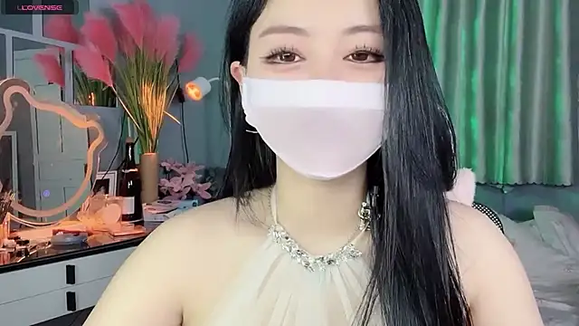 Snapshot of MI_KA22 chatting on October 21, 2025, 8:15 am MI KA22 online show from October 21, 2025, 8:15 am