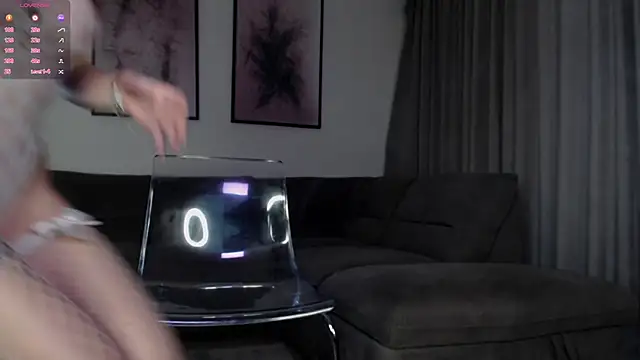 Snapshot of reinakylie chatting on October 17, 2025, 12:08 pm reinakylie online show from October 17, 2025, 12:08 pm