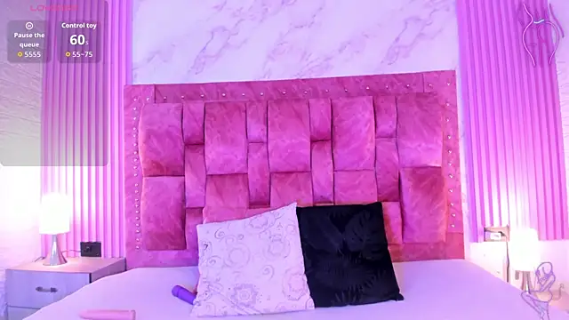 Snapshot of goldilockss15 chatting on September 30, 2025, 3:00 am goldilockss15 online show from September 30, 2025, 3:00 am