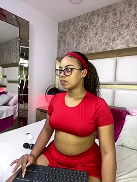 Snapshot of AlesiaCooper chatting on October 2, 2025, 8:05 pm AlesiaCooper online show from October 2, 2025, 8:05 pm