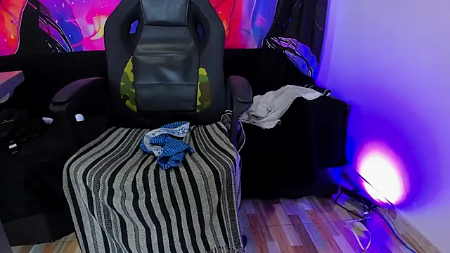 Snapshot of MAXXY_CUTE chatting on March 12, 2025, 1:58 am MAXXY CUTE online show from March 12, 2025, 1:58 am