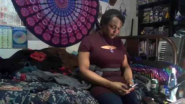 GardeniaFields online show from December 4, 2025, 1:48 am